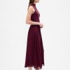 Modernes Maxikleid mit Stehkragen und verschiedenen Materialien Modernes Maxikleid mit Stehkragen und verschiedenen Materialien