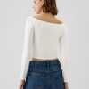 Modernes Off-Shoulder Crop T-Shirt