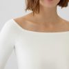 Modernes Off-Shoulder Crop T-Shirt