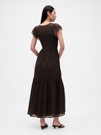 Modernes Rüschen-Maxikleid aus gemischten Materialien