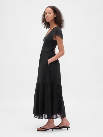 Modernes Rüschen-Maxikleid aus gemischten Materialien