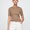 Modernes T-Shirt mit Rundhalsausschnitt Modernes T-Shirt mit Rundhalsausschnitt