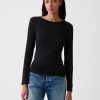 Modernes T-Shirt mit Rundhalsausschnitt Modernes T-Shirt mit Rundhalsausschnitt