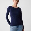 Modernes T-Shirt mit Rundhalsausschnitt Modernes T-Shirt mit Rundhalsausschnitt
