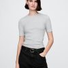 Modernes T-Shirt mit Rundhalsausschnitt Modernes T-Shirt mit Rundhalsausschnitt
