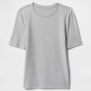 Modernes T-Shirt mit Rundhalsausschnitt Modernes T-Shirt mit Rundhalsausschnitt