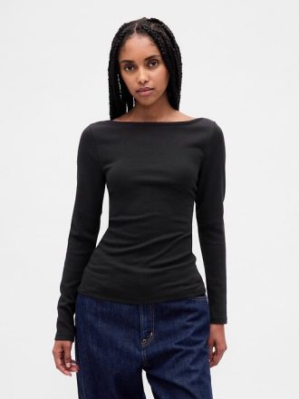 Modernes T-Shirt mit U-Boot-Ausschnitt
