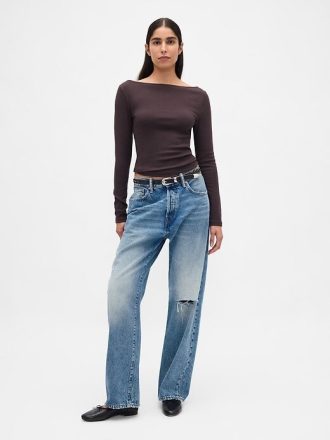Modernes T-Shirt mit U-Boot-Ausschnitt