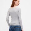 Modernes T-Shirt mit U-Boot-Ausschnitt