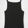 Modernes Tanktop mit Schürzenkragen Modernes Tanktop mit Schürzenkragen