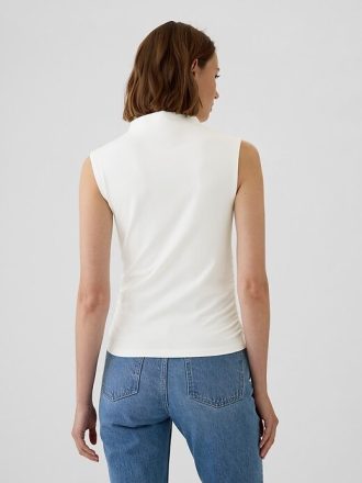 Modernes Tanktop mit Trichterhalsausschnitt und Rüschen