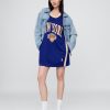 NBA New York Knicks Minikleid aus recyceltem Jersey NBA New York Knicks Minikleid aus recyceltem Jersey