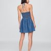 Neckholder-Minikleid aus Denim mit Biesen Neckholder-Minikleid aus Denim mit Biesen