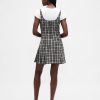 Plissiertes Minikleid mit eckigem Ausschnitt Plissiertes Minikleid mit eckigem Ausschnitt
