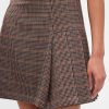 Plissiertes Minikleid mit eckigem Ausschnitt Plissiertes Minikleid mit eckigem Ausschnitt