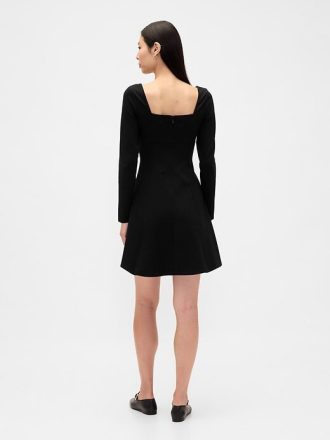 Ponte-Minikleid mit Herzausschnitt und Naht