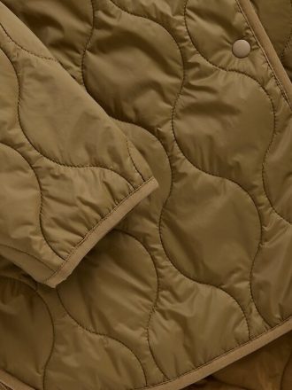Recycelte, leichte, übergroße Stepp-Innenjacke