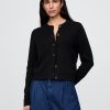 Rundhals-Cardigan aus 100 % Baumwolle Rundhals-Cardigan aus 100 % Baumwolle