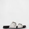 Sandalen mit Doppelschnalle Sandalen mit Doppelschnalle
