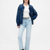 Schmale, gerade geschnittene Jeans mit hohem Bund im 90er-Stil