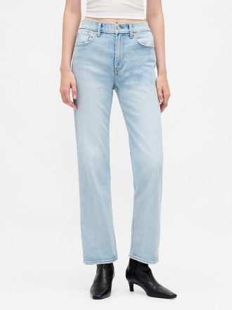 Schmale, gerade geschnittene Jeans mit hohem Bund im 90er-Stil