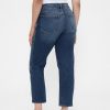 Schmale, gerade geschnittene Jeans mit hohem Bund im 90er-Stil