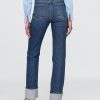 Schmale, gerade Jeans im 90er-Stil mit hohem Bund und Umschlag