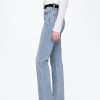 Schmale, gerade Jeans im Stil der 90er mit hohem Bund