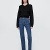 Schmale, gerade Jeans mit hohem Bund im 90er-Stil Schmale, gerade Jeans mit hohem Bund im 90er-Stil