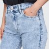 Schmale, gerade Jeans mit hohem Bund im 90er-Stil Schmale, gerade Jeans mit hohem Bund im 90er-Stil