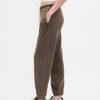 Schmale Jogginghose aus schwerem French Terry Schmale Jogginghose aus schwerem French Terry