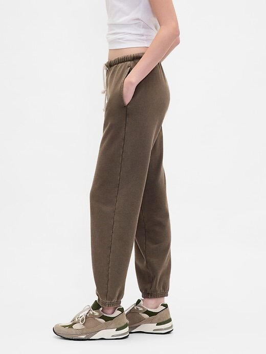 Schmale Jogginghose aus schwerem French Terry Schmale Jogginghose aus schwerem French Terry