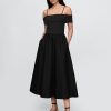 Schulterfreies Midikleid aus Mischgewebe Schulterfreies Midikleid aus Mischgewebe