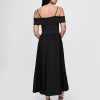 Schulterfreies Midikleid aus Mischgewebe Schulterfreies Midikleid aus Mischgewebe