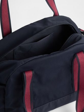 Sportliche Reisetasche mit Logo für Kinder