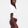 String aus Bio-Stretch-Baumwolle mit Spitzenbesatz String aus Bio-Stretch-Baumwolle mit Spitzenbesatz