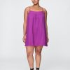 Swing-Kleid aus Baumwollgaze mit Stickerei Swing-Kleid aus Baumwollgaze mit Stickerei