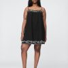 Swing-Kleid aus Baumwollgaze mit Stickerei Swing-Kleid aus Baumwollgaze mit Stickerei