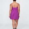 Swing-Kleid aus Baumwollgaze mit Stickerei Swing-Kleid aus Baumwollgaze mit Stickerei