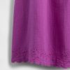 Swing-Kleid aus Baumwollgaze mit Stickerei Swing-Kleid aus Baumwollgaze mit Stickerei