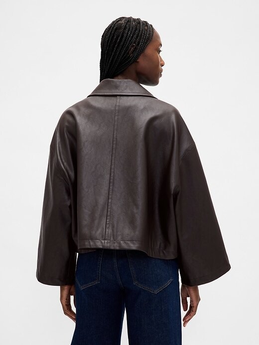 Swingjacke aus veganem Leder Swingjacke aus veganem Leder