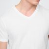 T-Shirt aus Baumwolljersey mit V-Ausschnitt T-Shirt aus Baumwolljersey mit V-Ausschnitt