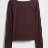 T-Shirt aus Jersey mit U-Boot-Ausschnitt und offenem Rücken T-Shirt aus Jersey mit U-Boot-Ausschnitt und offenem Rücken