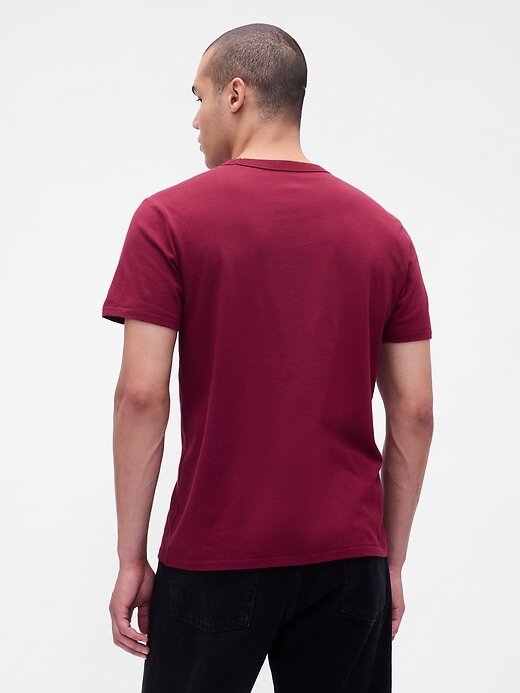 T-Shirt mit Tasche aus Bio-Baumwolle T-Shirt mit Tasche aus Bio-Baumwolle