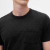 T-Shirt mit Tasche aus Bio-Baumwolle T-Shirt mit Tasche aus Bio-Baumwolle