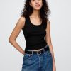 Tanktop mit geripptem U-Ausschnitt Tanktop mit geripptem U-Ausschnitt