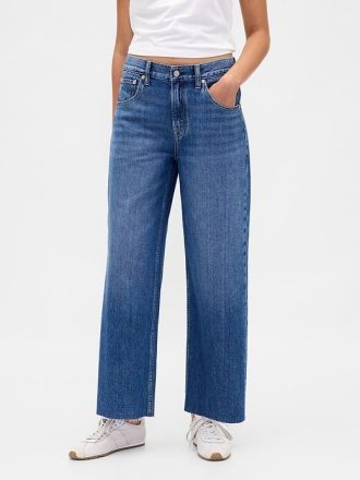 Tief sitzende, ultraweiche, lässige Crop-Jeans