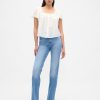 Top mit eckigem Ausschnitt und Spitzenbesatz Top mit eckigem Ausschnitt und Spitzenbesatz