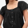 Top mit eckigem Ausschnitt und Spitzenbesatz Top mit eckigem Ausschnitt und Spitzenbesatz
