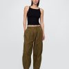 Twill-Fasshose mit mittelhohem Bund Twill-Fasshose mit mittelhohem Bund